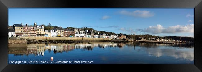Millport Seafront on The Isle of Cumbrae Ayrshire Framed Print by Les McLuckie