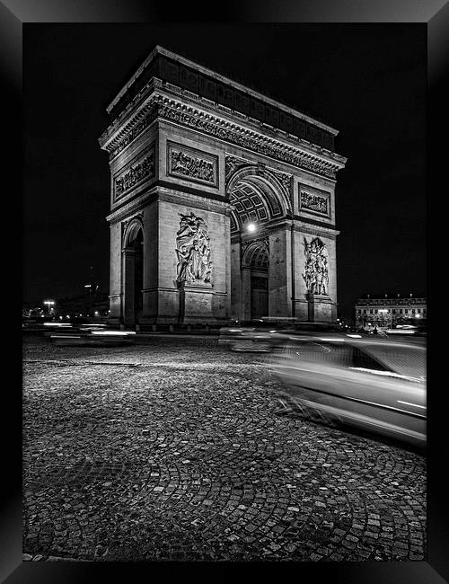 A Majestic Monument of Paris Framed Print by Les McLuckie