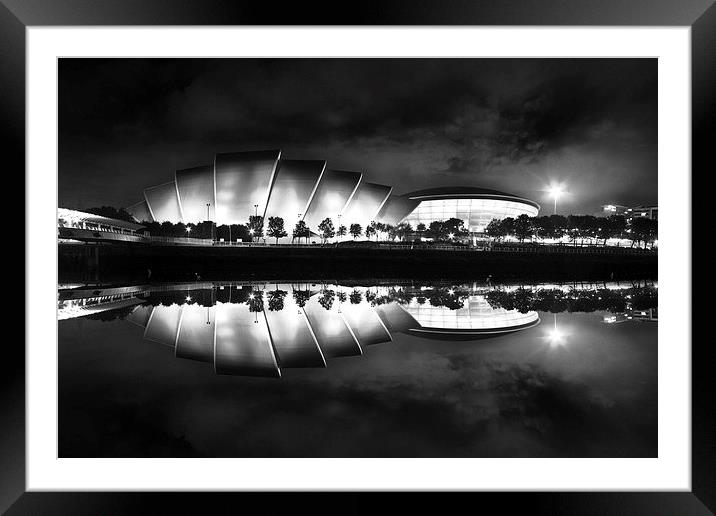 Glasgows Nocturnal Armadillo Framed Mounted Print by Les McLuckie