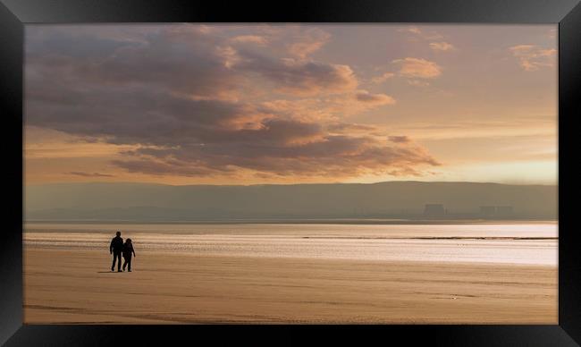 Love at Sunset Framed Print by Sue Dudley