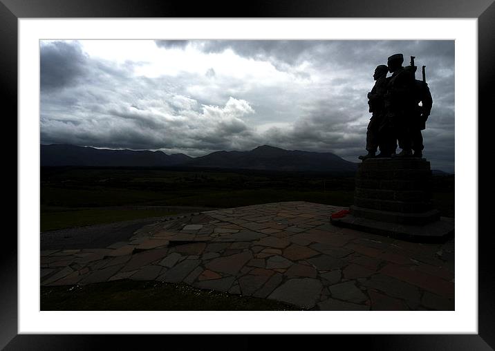 JST2626 Commando Memorial Framed Mounted Print by Jim Tampin