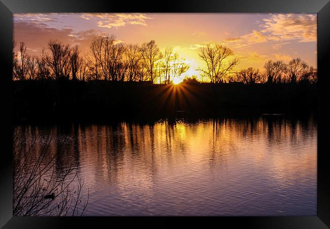 Sunset at Leybourne Lakes Framed Print by Stewart Nicolaou