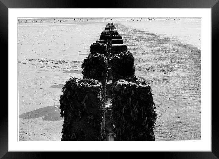 Bridlington Beach Scene Framed Mounted Print by Jason Moss