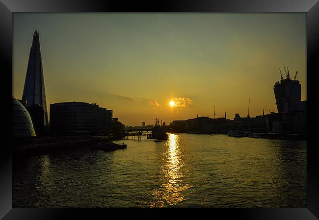 sunset over hms belfast Framed Print by nick wastie