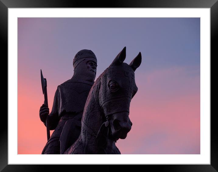 Robert the Bruce statue, Bannockburn, Scotland. Framed Mounted Print by Tommy Dickson