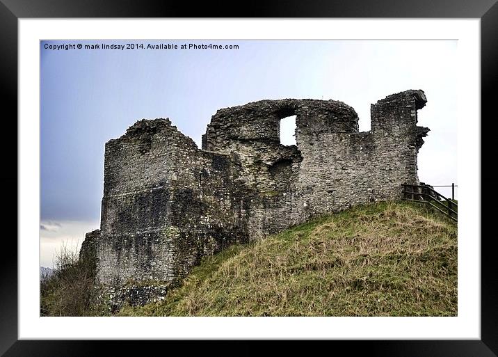 kendal castle cumbria lake district Framed Mounted Print by mark lindsay