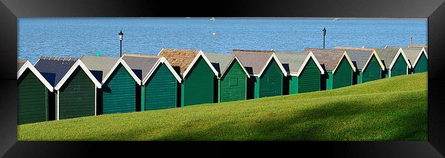 gurnard beach huts isle of wight Framed Print by Rhona Ward