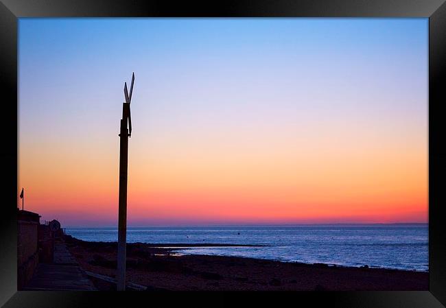 gurnard marsh sunday sunset Framed Print by Rhona Ward