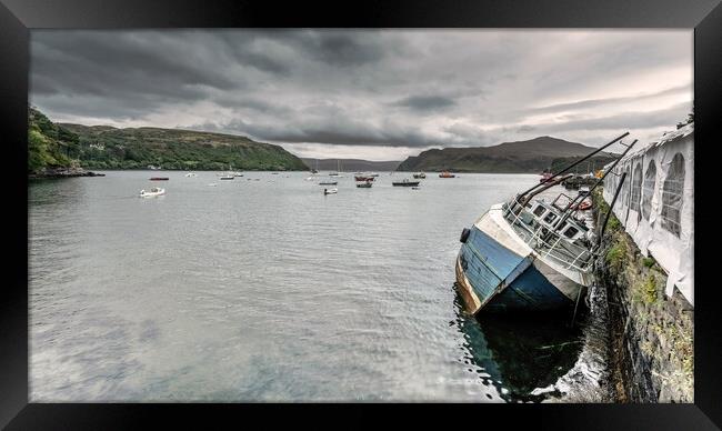 Portree harbour Framed Print by Alan Tunnicliffe