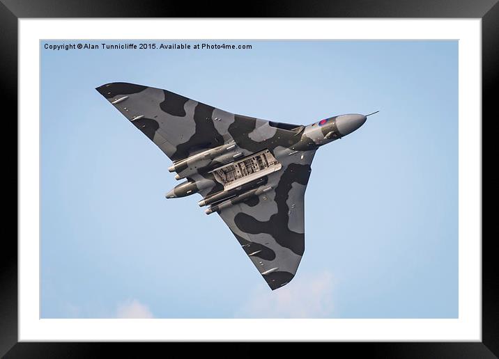  Avro Vulcan Bomber XH558 Framed Mounted Print by Alan Tunnicliffe