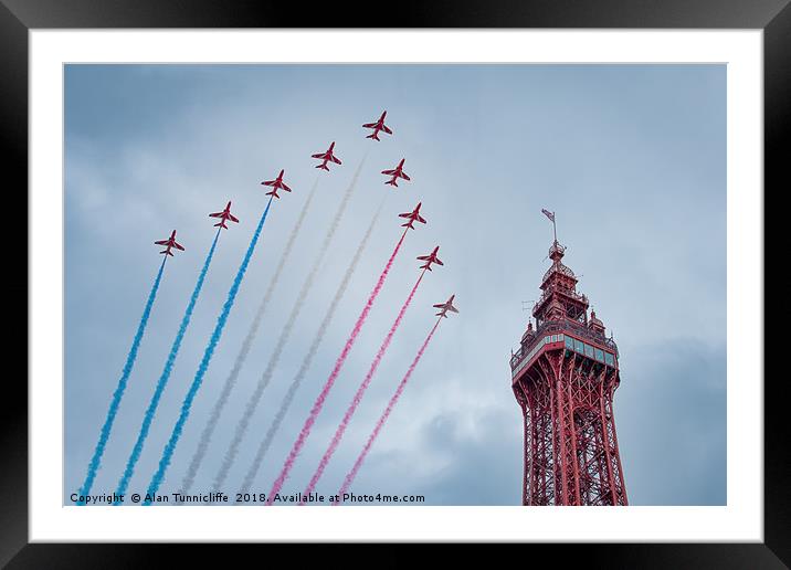 Red arrows Framed Mounted Print by Alan Tunnicliffe
