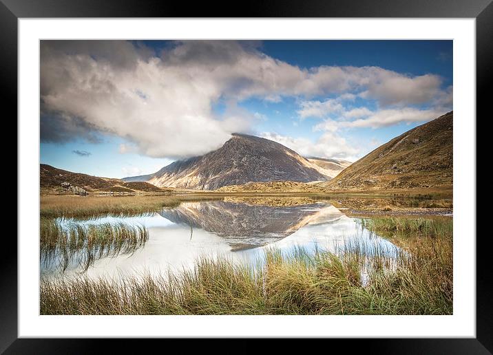 Pen yr Ole Wen Reflections Framed Mounted Print by Christine Smart