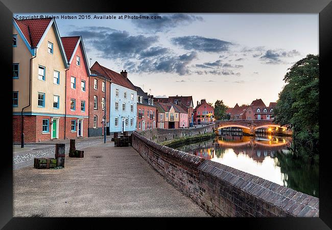 Dusk on the River Yare Framed Print by Helen Hotson