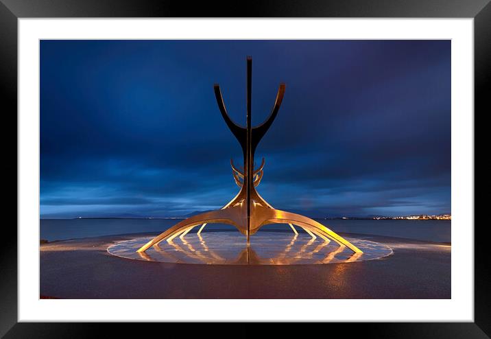 sun downer iceland Framed Mounted Print by sean clifford
