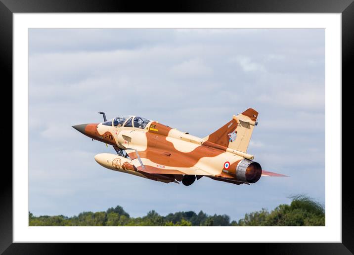 Couteau Delta takeoff Framed Mounted Print by Jason Wells