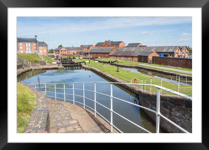 Looking down on Ellemere Port canal Framed Mounted Print by Jason Wells