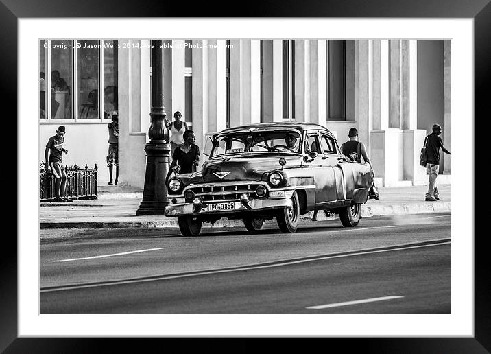  Classical car shugs along the Malecon Framed Mounted Print by Jason Wells