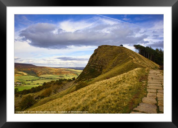 Hollins cross on the walk down from Mam Tor Framed Mounted Print by Ann Biddlecombe