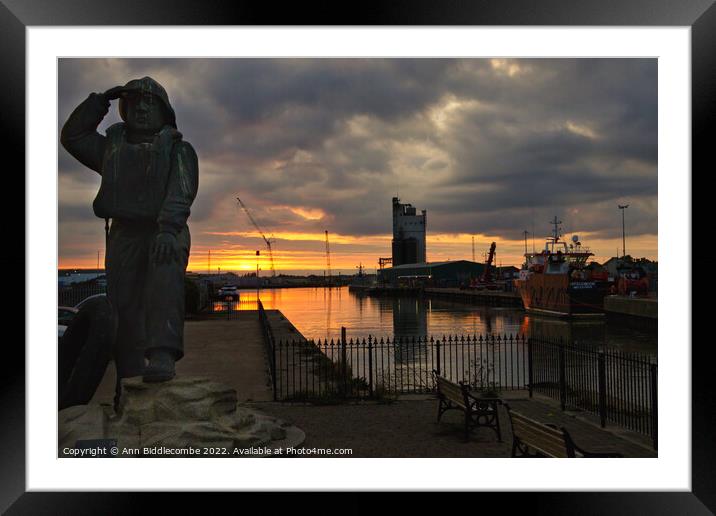 Sunset behind the Memorial statue in Lowestoft Framed Mounted Print by Ann Biddlecombe