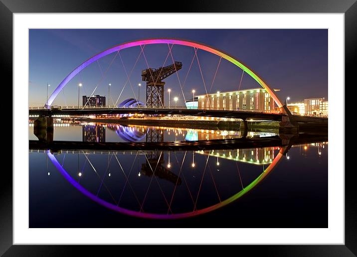 The Squinty Bridge, Glasgow Framed Mounted Print by Stephen Taylor