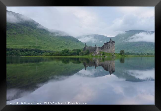 Swarming Mist around Kilchurn Castle Framed Print by Stephen Taylor