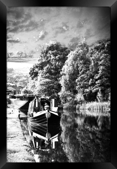  Huddersfield Narrow Canal Framed Print by Andy Smith