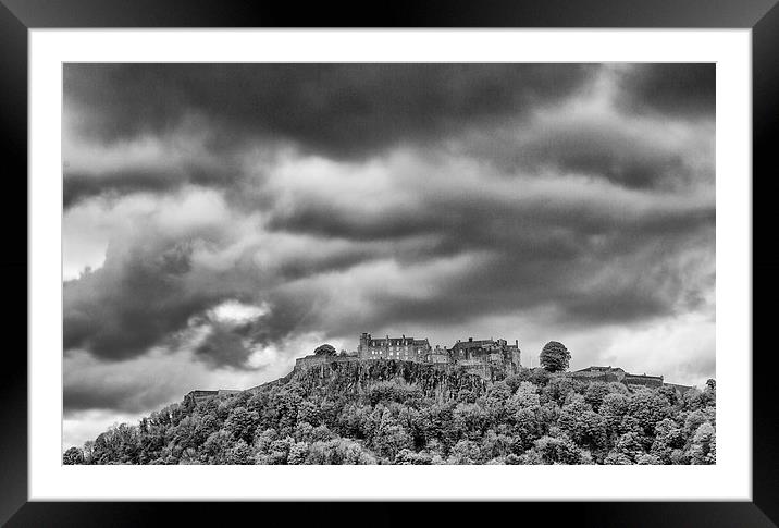  Stirling Castle Framed Mounted Print by Ian Young