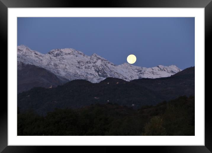 Moon setting behind the mountains before sunrise Framed Mounted Print by Fabrizio Malisan