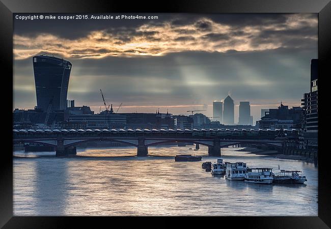  London skyline Framed Print by mike cooper