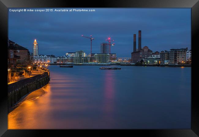  first light over the thames Framed Print by mike cooper