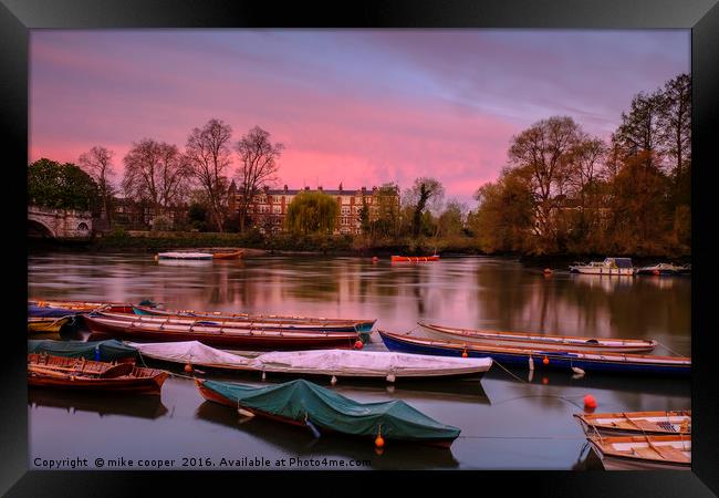 red sky over Richmond Framed Print by mike cooper