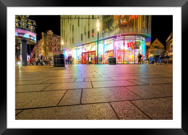 m&m's world closed until tomorrow Framed Mounted Print by mike cooper