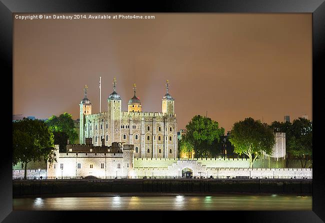  The Tower of London Framed Print by Ian Danbury