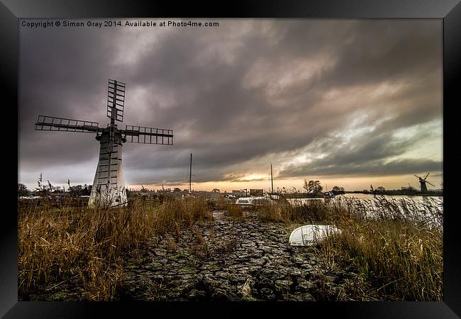  Before The Storm  Framed Print by Simon Gray