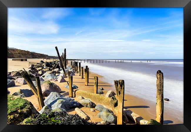 Happisburgh Beach Framed Print by Alan Simpson