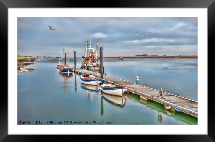 Oh I do like to be beside the seaside.. Framed Mounted Print by Lynda Simpson