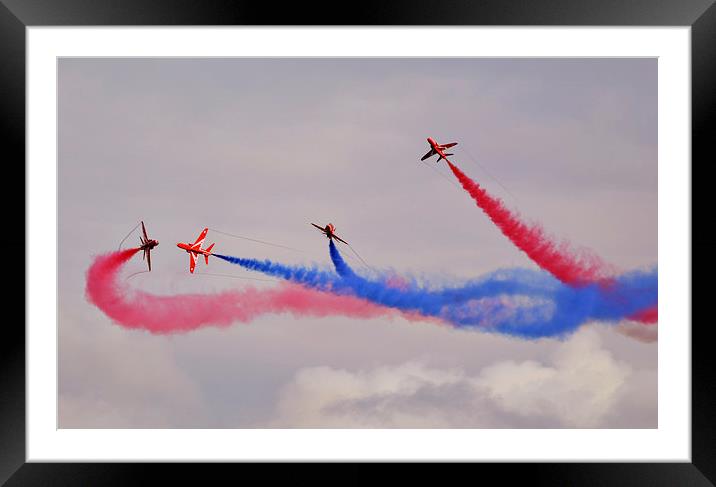  The red arrows 2015 break Framed Mounted Print by Andy Stringer