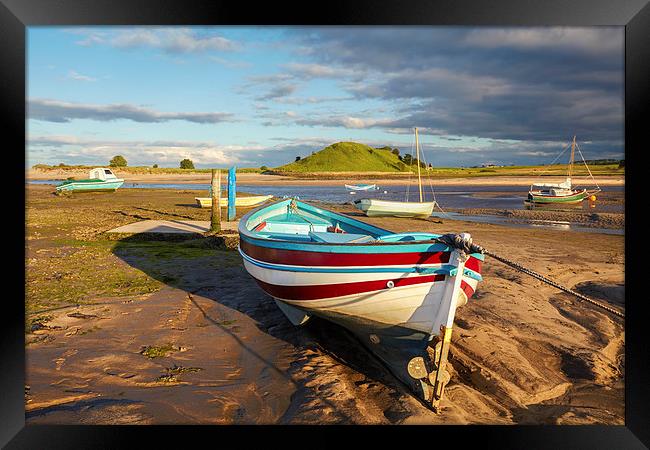 Boats at Alnmouth. Framed Print by Andrew Ray
