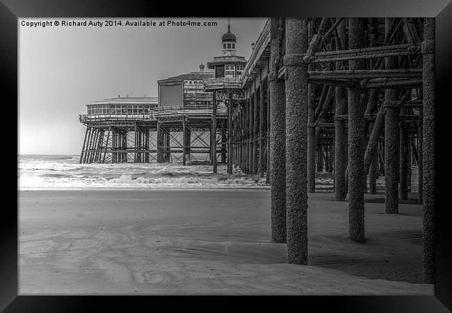  North Pier Framed Print by Richard Auty