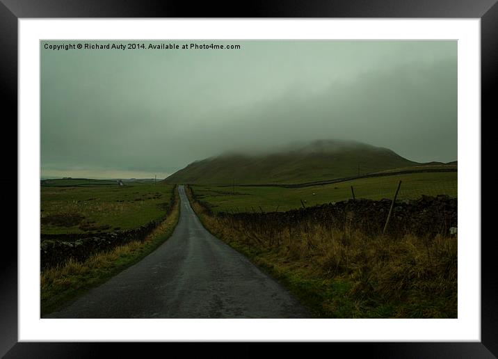  Road to nowhere Framed Mounted Print by Richard Auty