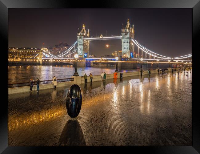 Tower Bridge at night Framed Print by David Hall