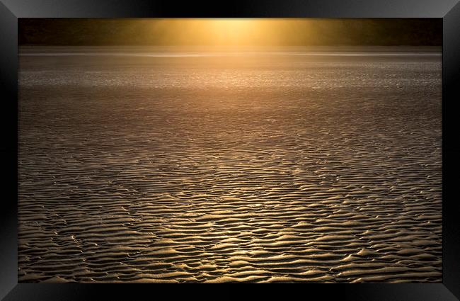 Sunset glow on the sand Framed Print by Andrew Kearton