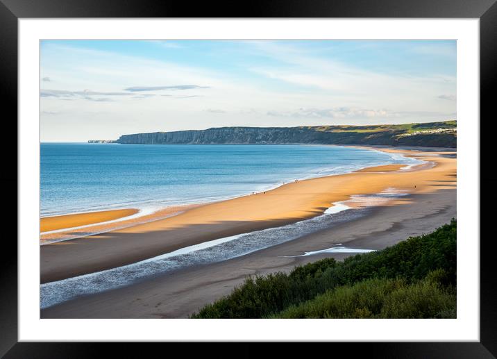 Hunmanby sands, Filey Bay, North Yorkshire Framed Mounted Print by Andrew Kearton