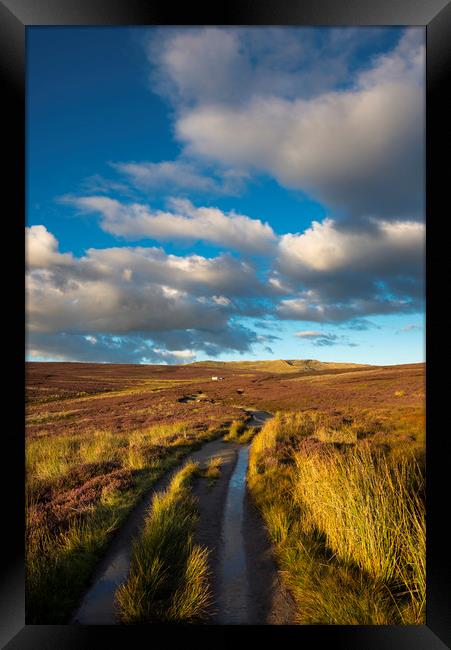 Snake path on the moors above Hayfield, Derbyshire Framed Print by Andrew Kearton