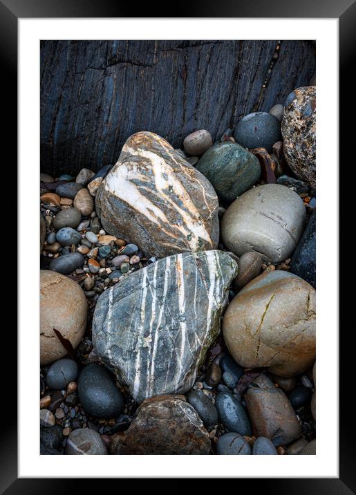 Colours in the rocks on a Pembrokeshire beach Framed Mounted Print by Andrew Kearton