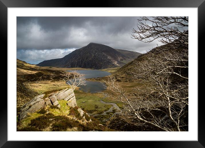 Dramatic scenery at Cwm Idwal, Snowdonia Framed Mounted Print by Andrew Kearton