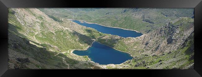 Glaslyn lake and beyond Framed Print by Andy Evans