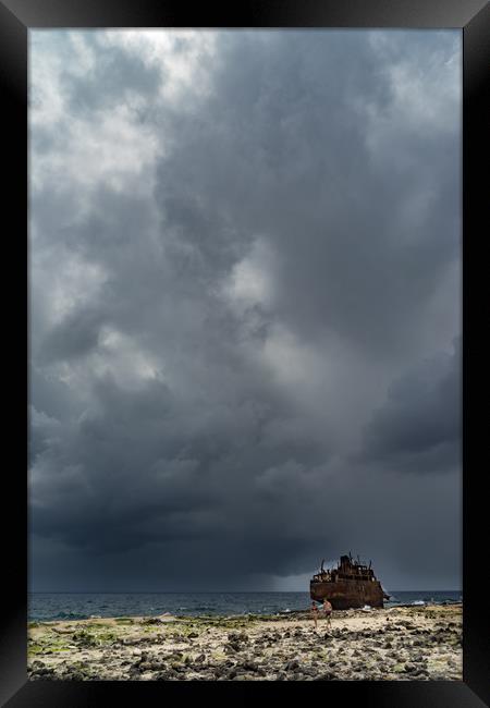 Dark skies Klein Cuarcao Framed Print by Gail Johnson