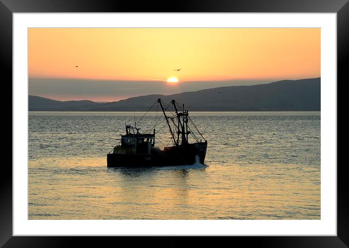  A Fishermans sunset on the silloth firth Framed Mounted Print by pristine_ images