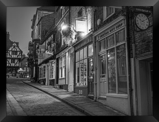 Steep Hill Lincoln  Framed Print by Andrew Scott